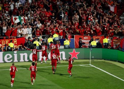 Divock Origi celebrating scoring (4).jpg