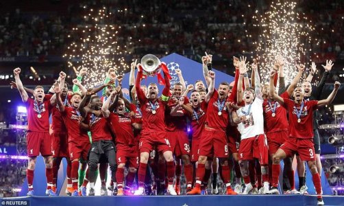1 Jordan Henderson lifting the cup.jpg