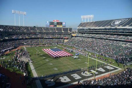 Oakland Coliseum Raiders 1.jpg Oakland Coliseum Raiders 1.jpg