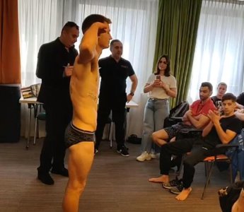 briefs flex.jpg briefs flex.jpg