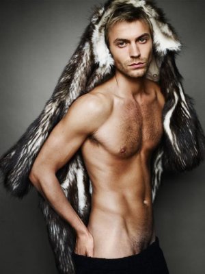 fur-men-by-mario-testino3.jpg