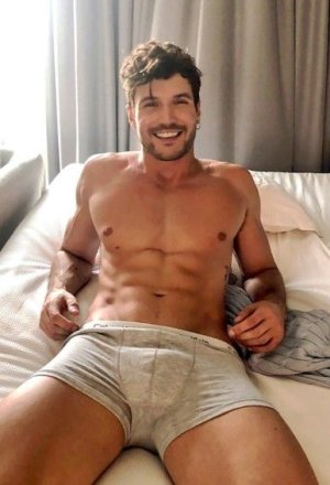 DFEDE8F2-FDF9-4E44-8A8C-B5102D53B952.jpeg DFEDE8F2-FDF9-4E44-8A8C-B5102D53B952.jpeg