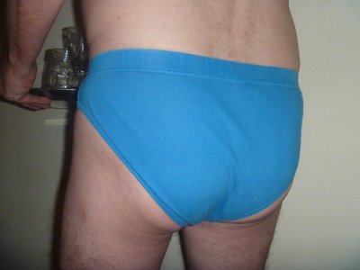 9 - Back to the bar.jpg