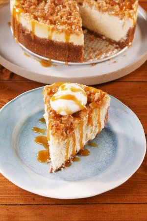 apple-crisp-cheesecake.jpg