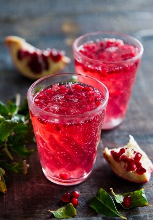 pomegranate spritzer.jpg