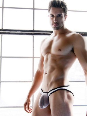 2015.05.20-guys-in-underwear-009.jpg