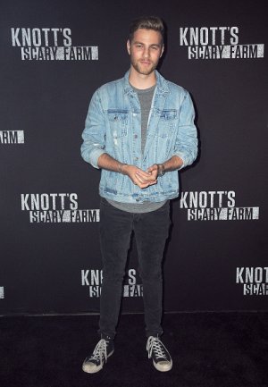 actor-cameron-fuller-attends-knotts-scary-farm.jpg