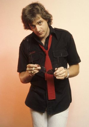 Eddie Money Dead at 70, Weeks After Announcing Esophageal Cancer Diagnosis.jpeg.jpg