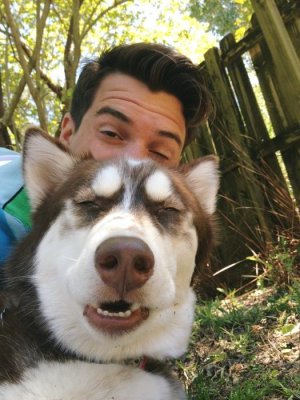 Guy-takes-a-selfie-picture-with-his-dog-and-his-dog-looks-high-on-drugs-768x1024.jpg