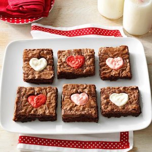 Valentine-Heart-Brownies.jpg