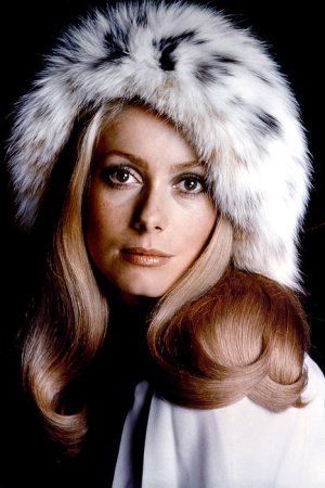 54bc8045f2d88_-_hbz-catherine-deneuve-1960s-rexusa-1210908a.jpg