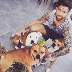 Hot-Dudes-With-Dogs-Stay-At-Home-Mum-1.jpg