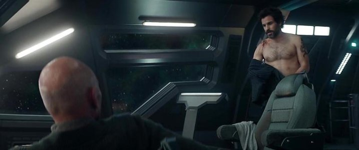 Santiago Cabrera ERKE5RqWAAAPRrE.jpg