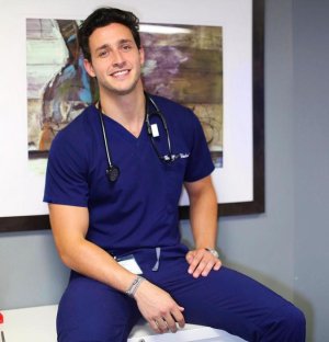 Dr. Mike Varshavski (USA).jpg