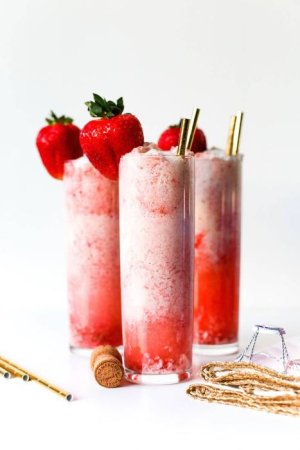 strawberry champagne floats.jpg
