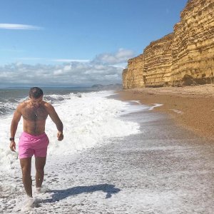 Burton Bradstock 38863764.jpg