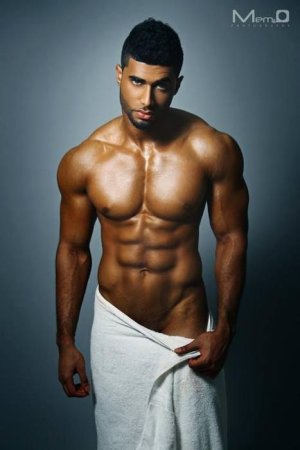 Omarion Ryan is a british fitness model residing in London, originally from Dubai_ ￥ύ.jpg
