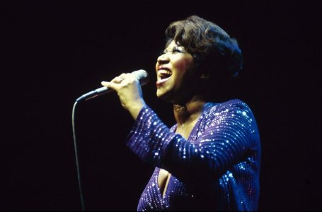 photo-of-aretha-franklin-performing-live-onstage-news-photo-84850912-1534428632.jpg