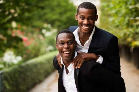 paris-gay-engagement-photography-session-8.jpg