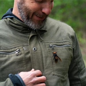 00ASIAN-HORNETS-deadhornet-mobileMasterAt3x.jpg 00ASIAN-HORNETS-deadhornet-mobileMasterAt3x.jpg