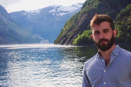 Tchau fjord, Hellesylt.jpg