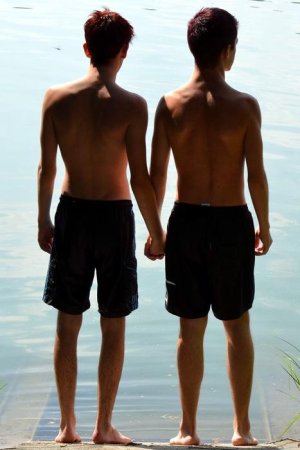 21441910853754ebf1092386263f5288--cute-gay-couples-cute-guys.jpg