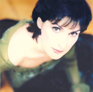2000 A Day Without Rain From enya_com. Photo by Simon Fowler.jpg