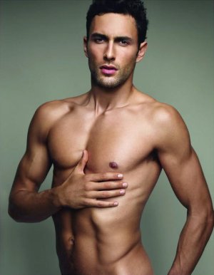 Noah Mills tumblr_p5mzukradW1tmvr1ro1_640.jpg