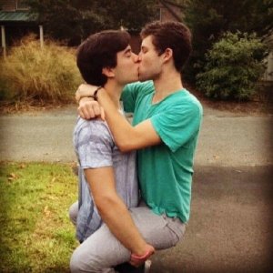 9d504cfffa83d285c526ba8933a7db15--lgbt-support-perfect-kiss.jpg