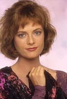 Lisa Blount.jpeg.jpg