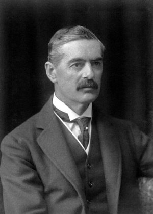 Neville_Chamberlain_by_Walter_Stoneman.jpg