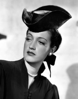 DOROTHYLamour_(cropped).jpg