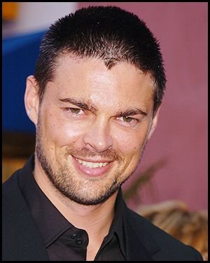 Karl Urban..jpg
