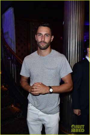 dylan-penn-sama-haya-just-jared-wonderland-party-14.jpg