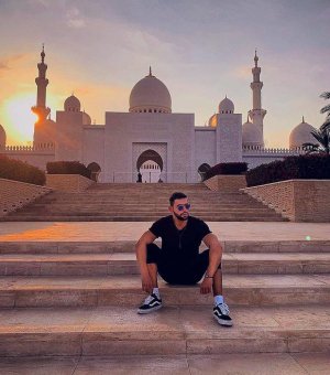 Abu Dhabi. Watching the sunset on Shaikh Zayed Mosque.jpg