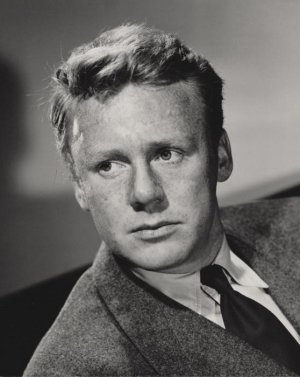 Van_Johnson_by_Eric_Carpenter,_1947.jpg