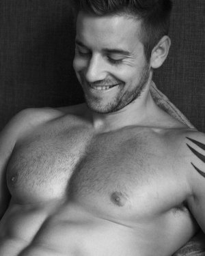 Alex Crockford di5p08a6ic701.jpg