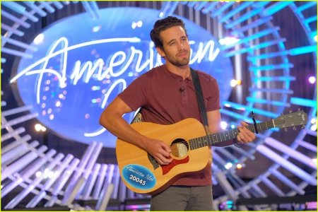 idol-contestant-trevor-holmes-03.jpg