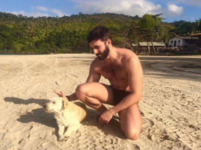 Bernardo Villas Boas. Fazendo amizade. Ilhabela.jpg