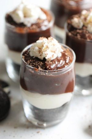 Chocolate-Cheesecake-Dessert-Trifle.jpg