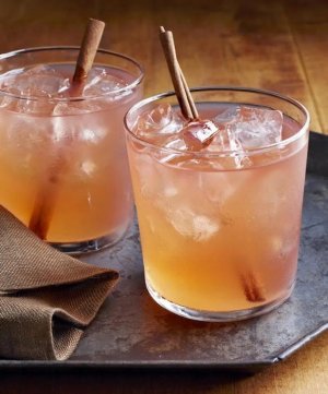 spiced apple cider.jpg