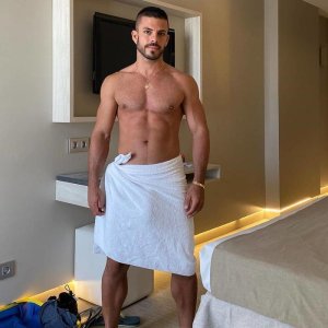 towel 91132993.jpg