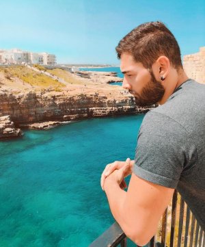 58423745 Polignano a Mare, Puglia.jpg