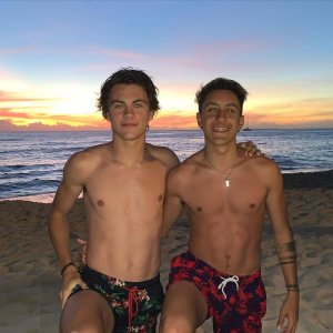 yD4Z3e8.jpg yD4Z3e8.jpg