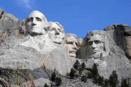 Dean_Franklin_-_06.04.03_Mount_Rushmore_Monument_(by-sa).jpg