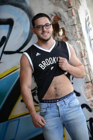 Brooklyn DhejQDBX4AIlfBW.jpg