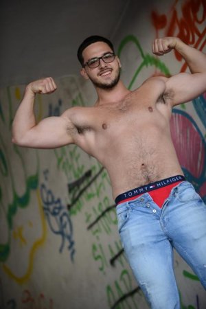 jeans Dfi8r-hX4AEL3r3.jpg