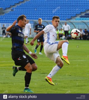 kyiv-ukraine-july-18-2017-volodymyr-shepelev-of-dynamo-kyiv-r-fights-JKF0XM.jpg