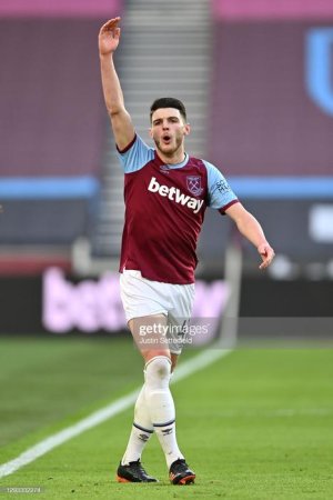LONDON-ENGLAND-DECEMBER-27-Declan-Rice-of-West-Ham-United-reacts-during-the-Premier-League-match.jpg