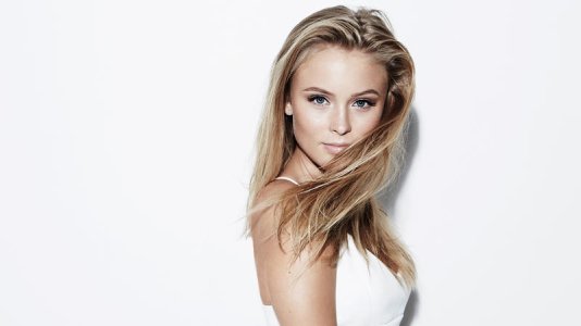 Zara Larsson_2.jpg